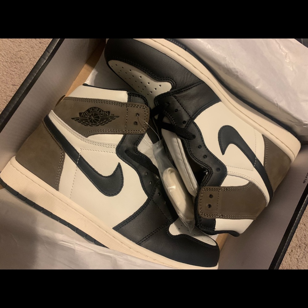 Jordan 1 retro high dark mocha